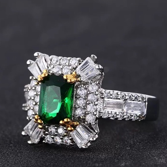 ✨✨Emerald Cut Halo Ring✨ - Picture 5 of 5